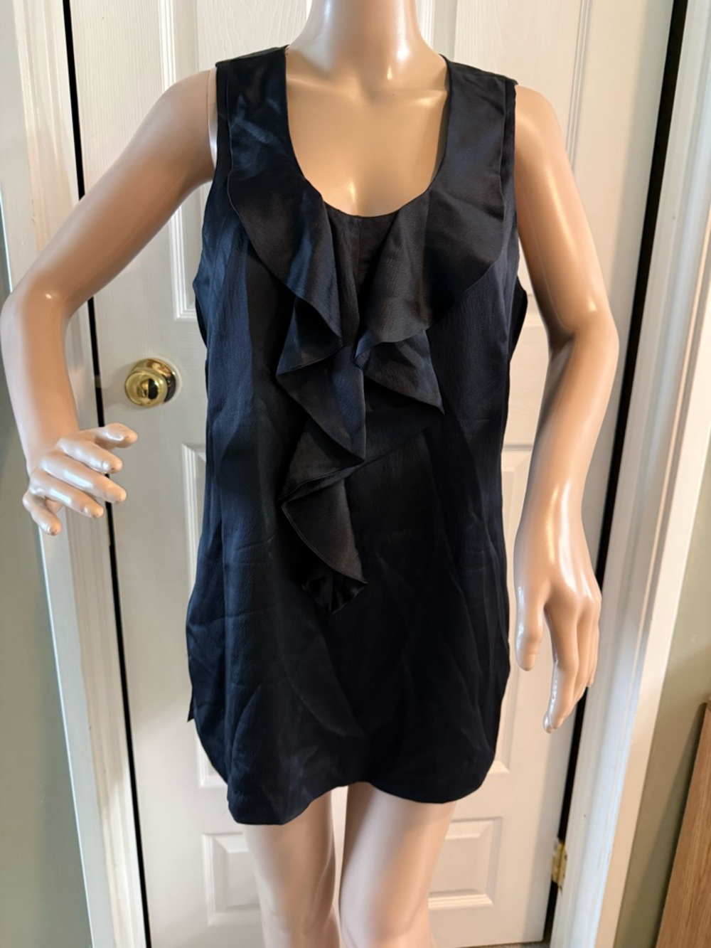Saks Fifth Avenue Womens Size 10 Black Sleeveless Ruffle Silk Top Quiet Luxury
